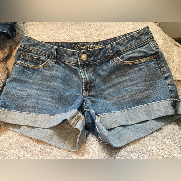 American Eagle Outfitters Pants - ⭐️3 for $21 ⭐️ American Eagle brand, size 8, Jean shorts